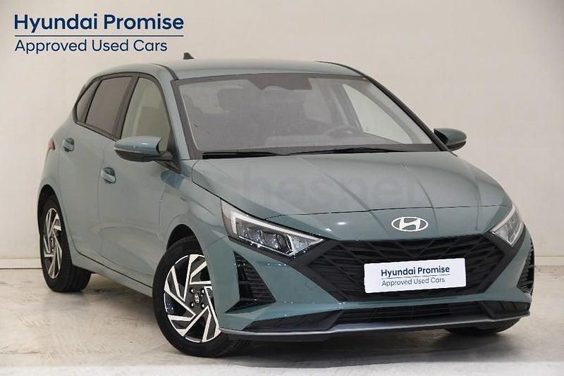Usado Hyundai i20 100 CV (73 kW) 2025 Verde Utilitario