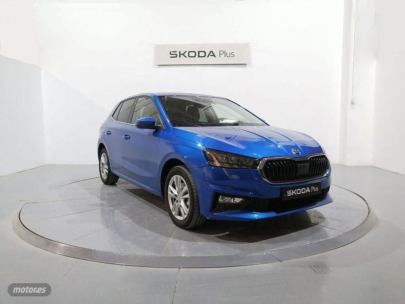 Azul Usado 2024 Skoda Fabia Selection Utilitario | 19.990 € (Super precio) - Imagen 1/4