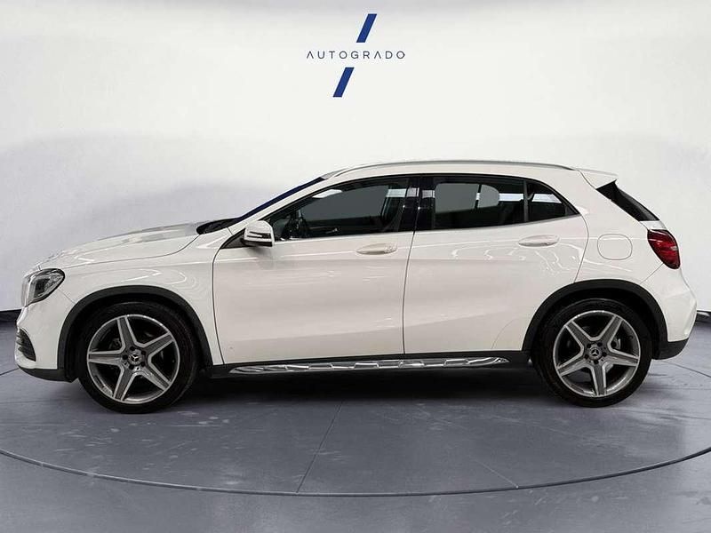 Usado Mercedes GLA180 AMG line 122 CV (89 kW) 2018 Blanco SUV