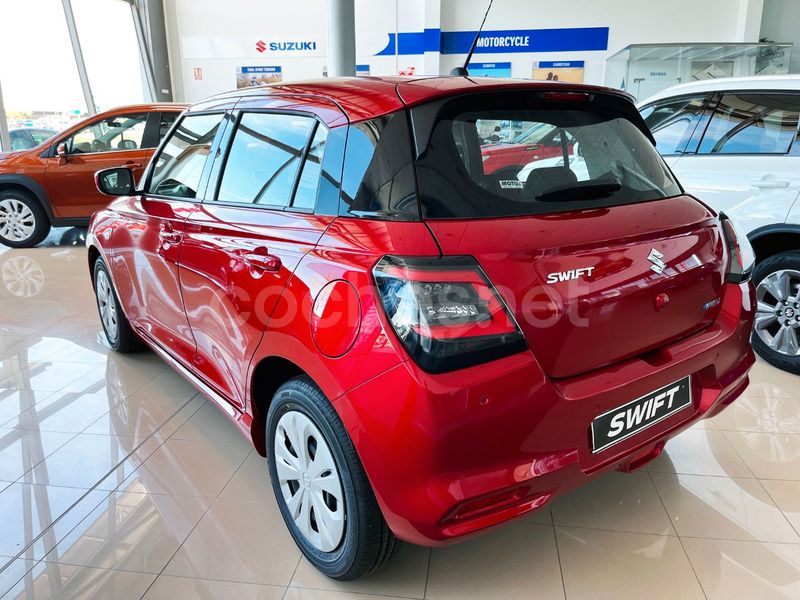 Nuevo Suzuki Swift 83 CV (61 kW) 2025 Rojo Utilitario