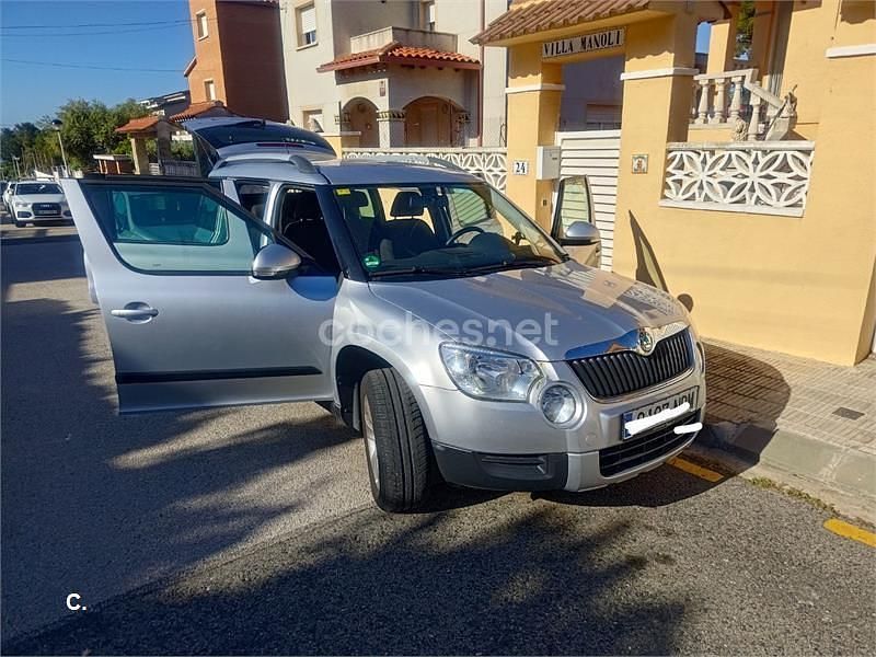 Usado Skoda Yeti Experience 105 CV (77 kW) 2012 Gris / plata SUV