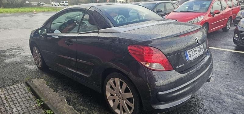 Usado Peugeot 207 CC Sport 109 CV (80 kW) 2010 Negro Descapotable