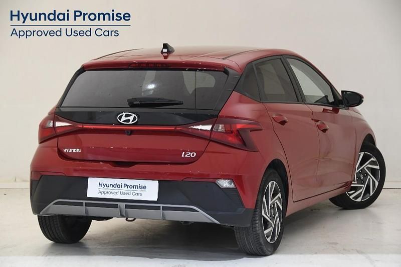 Usado Hyundai i20 100 CV (73 kW) 2025 Granate Utilitario