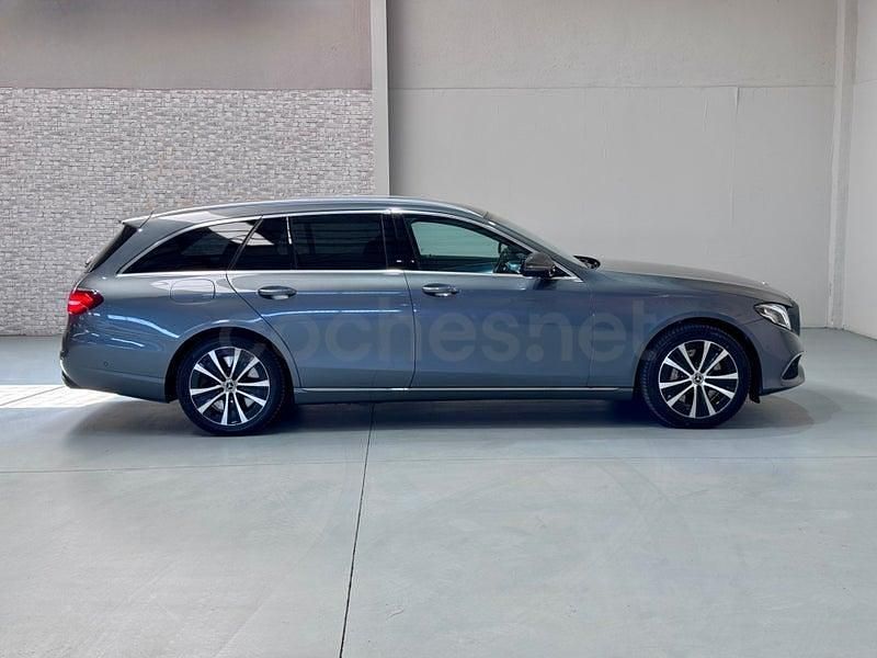 Usado Mercedes E300 306 CV (225 kW) 2019 Gris / plata Familiar
