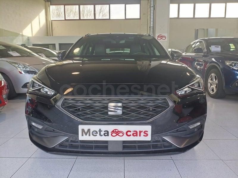 Usado Seat Leon FR 150 CV (110 kW) 2021 Negro Familiar