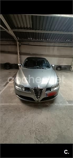 Usado Alfa Romeo GT Distinctive 150 CV (110 kW) 2006 Gris / plata Coupe