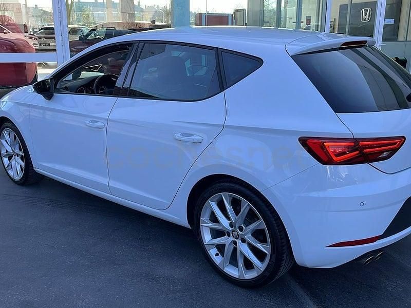 Usado Seat Leon FR 150 CV (110 kW) 2018 Blanco Berlina