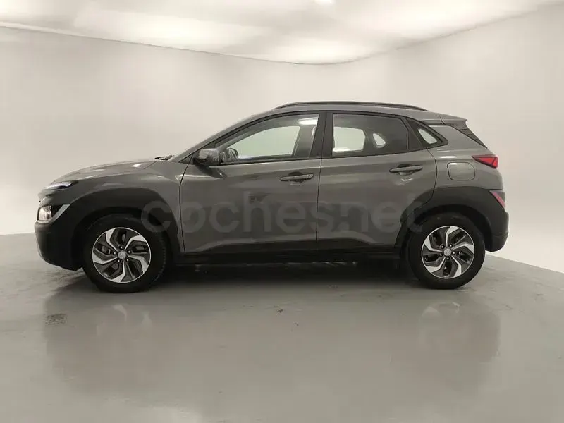 Usado Hyundai Kona 141 CV (103 kW) 2022 Gris / plata SUV