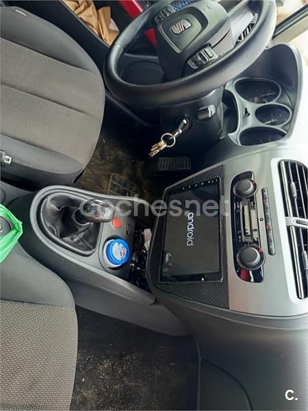 Usado Seat Leon Ecomotive 105 CV (77 kW) 2009 Gris / plata Utilitario