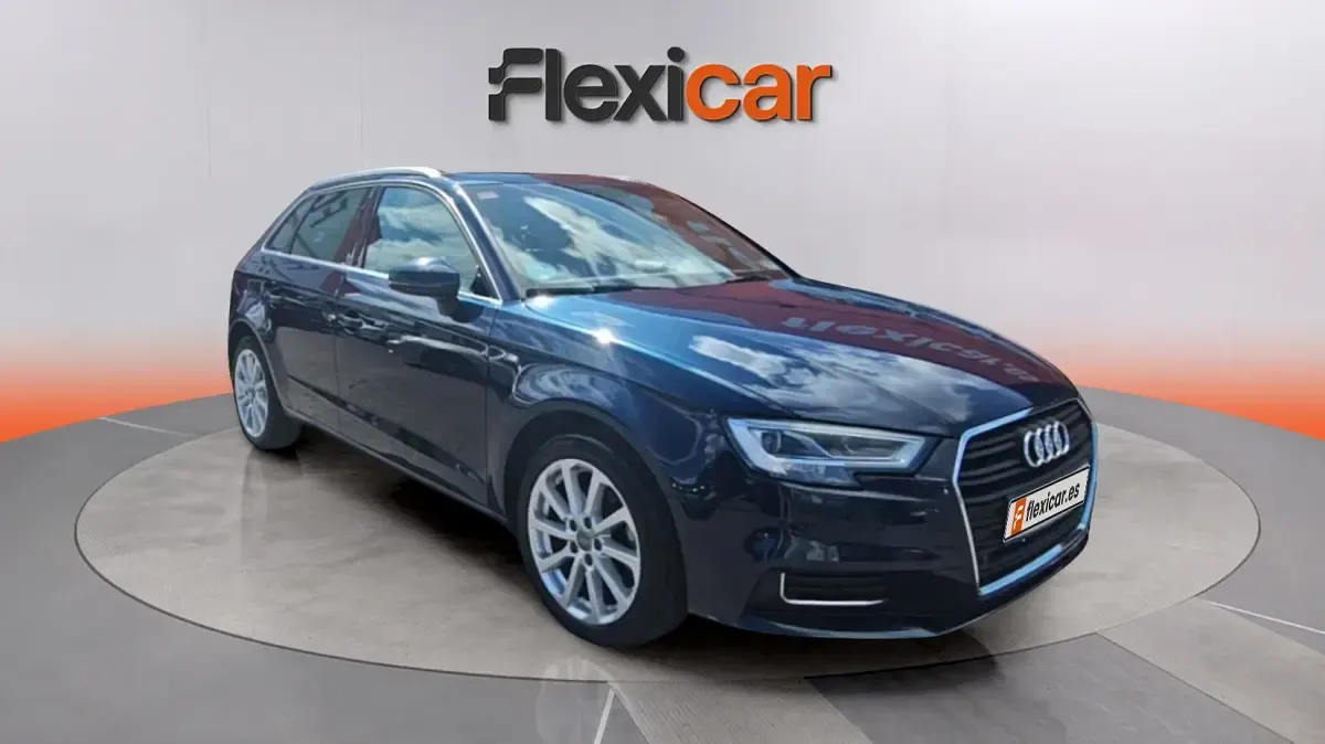 Usado Audi A3 Design 116 CV (85 kW) 2019 Azul Berlina