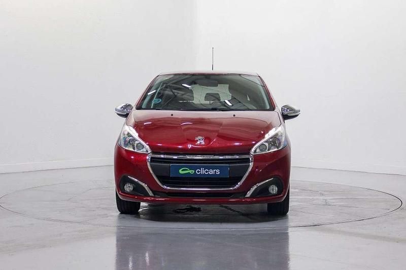 Usado Peugeot 208 Style 82 CV (60 kW) 2017 Rojo Utilitario