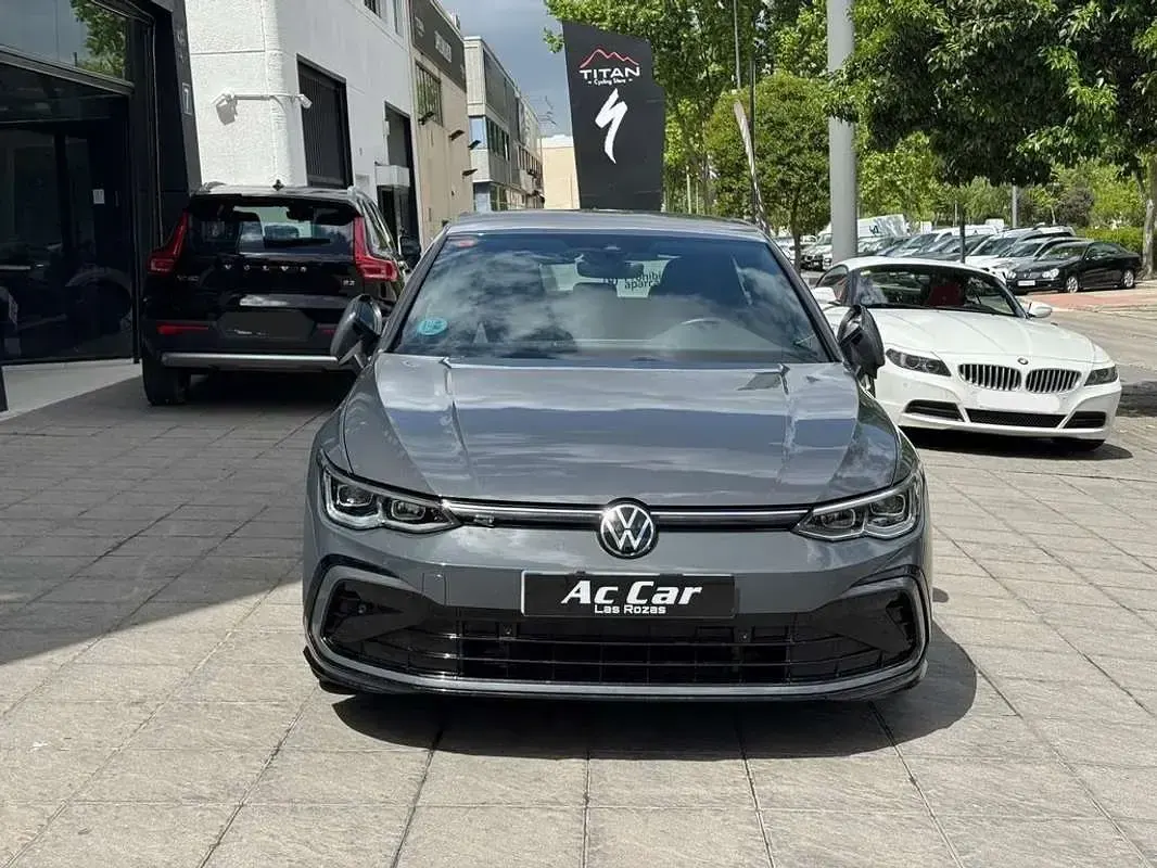 Usado VW Golf VII R-line 150 CV (110 kW) 2021 Gris Utilitario
