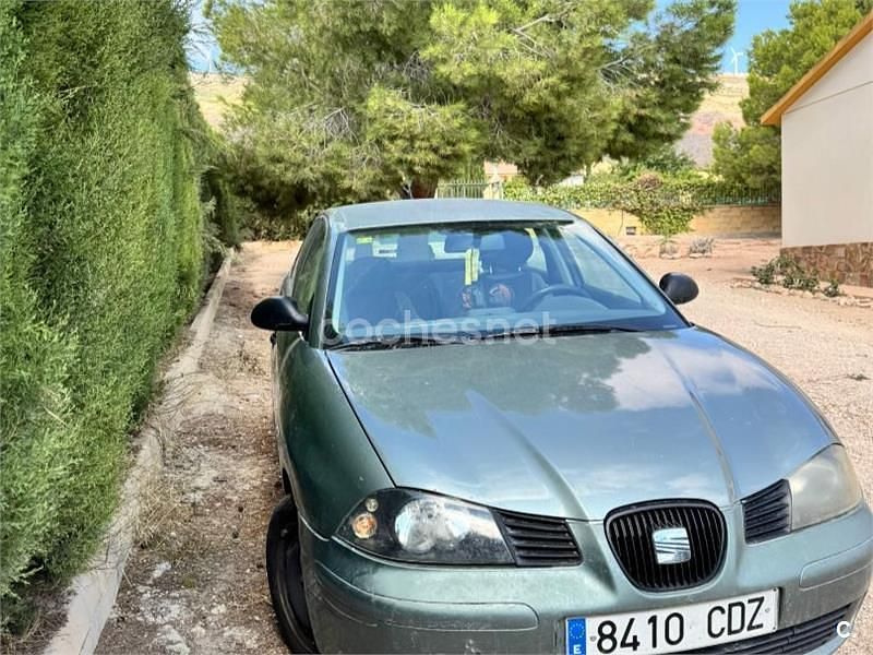 Usado Seat Ibiza Stella 64 CV (47 kW) 2003 Verde Utilitario