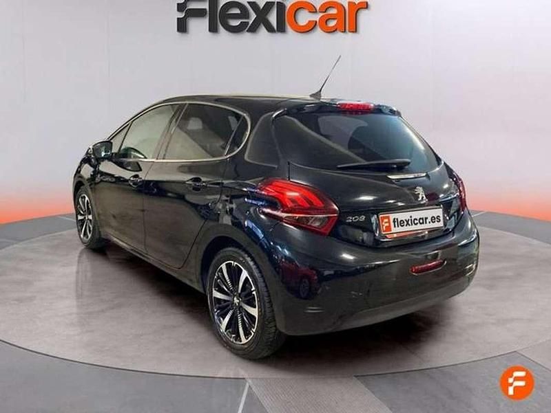 Usado Peugeot 208 Signature Sky 110 CV (80 kW) 2019 Negro Utilitario