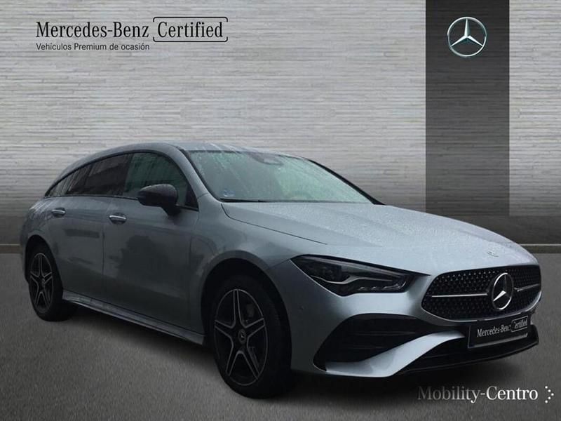 Usado Mercedes CLA250 163 CV (119 kW) 2025 Plata hightech Berlina
