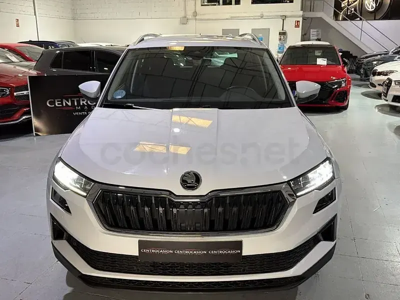 Usado Skoda Karoq Style 150 CV (110 kW) 2023 Blanco SUV