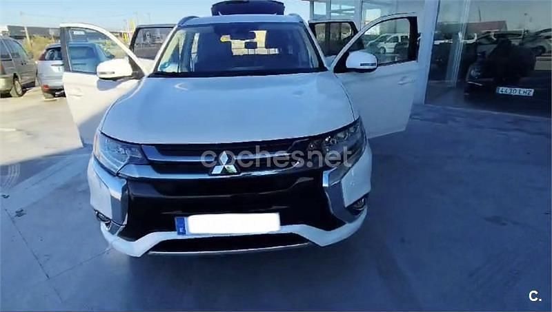 Blanco Usado 2018 Mitsubishi Outlander P-HEV SUV | 16.008 € (Precio justo) - Imagen 1/3