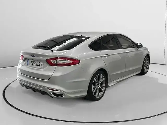 Usado Ford Mondeo ST-Line 150 CV (110 kW) 2019 Gris Berlina