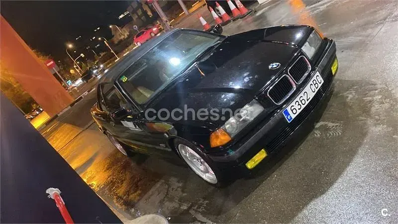 Usado BMW 318 Cabriolet 115 CV (84 kW) 1993 Negro Descapotable