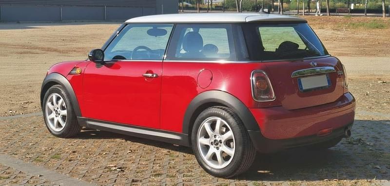 Usado Mini Cooper 120 CV (88 kW) 2007 Rojo Utilitario
