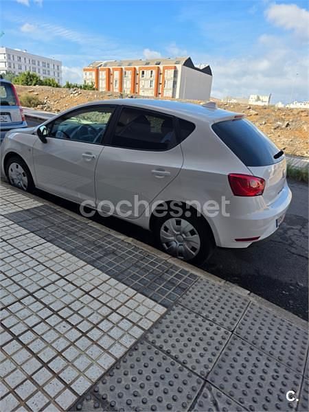 Usado Seat Ibiza Reference 90 CV (66 kW) 2016 Blanco Berlina
