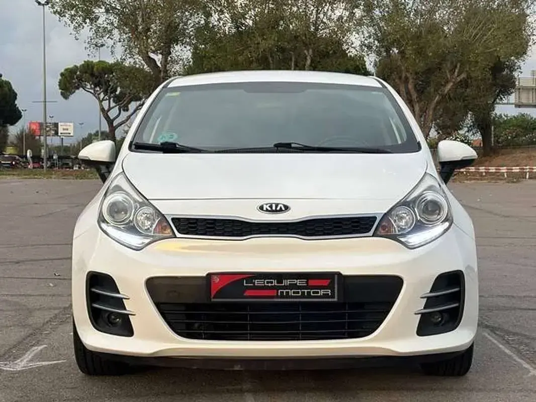 Usado Kia Rio 84 CV (61 kW) 2017 Blanco Utilitario