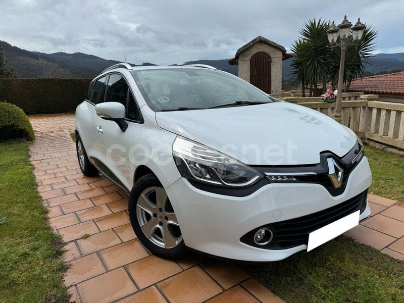 Blanco Usado 2015 Renault Clio GrandTour Familiar | 8490 € (Un poco caro) - Imagen 1/4