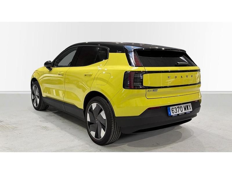 Usado Volvo EX30 Plus 200 kW (272 CV) 2024 Amarillo SUV