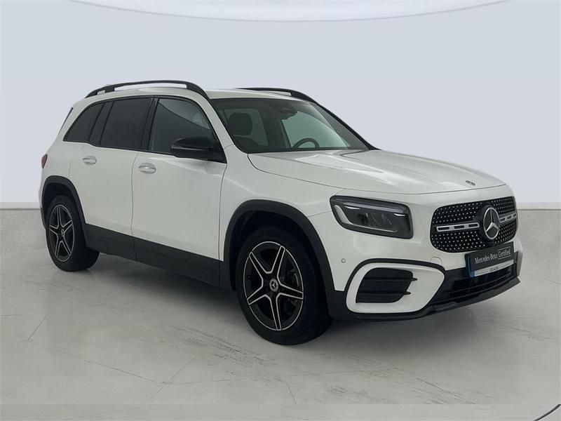 Usado Mercedes GLB200 150 CV (110 kW) 2025 Blanco polar SUV