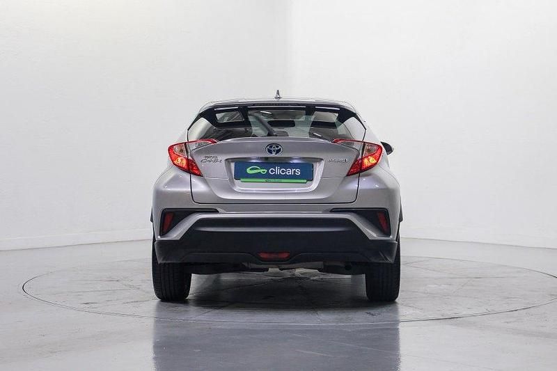 Usado Toyota C-HR Advance 122 CV (89 kW) 2017 Gris / plata SUV