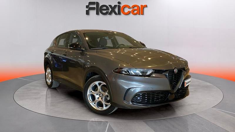 Usado Alfa Romeo Tonale Sprint 131 CV (96 kW) 2023 Gris SUV