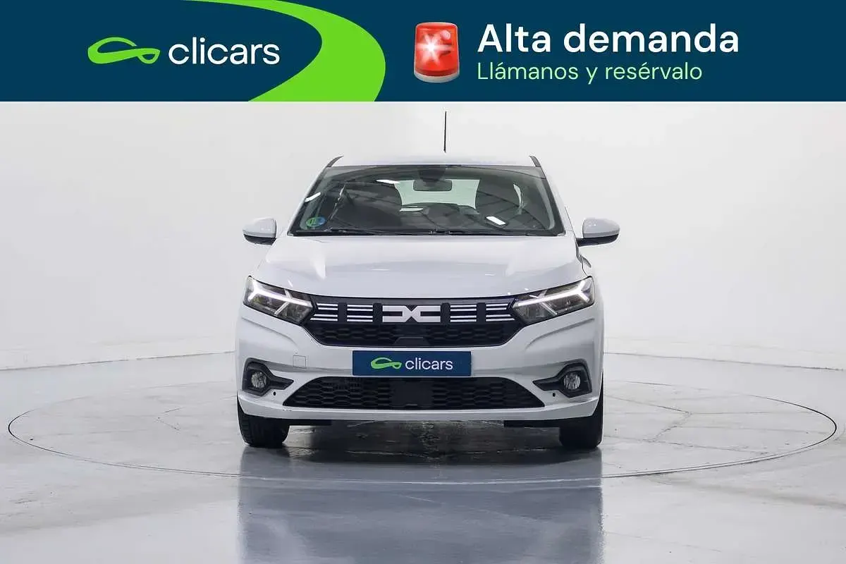 Usado Dacia Sandero Expression 101 CV (74 kW) 2023 Blanco Utilitario