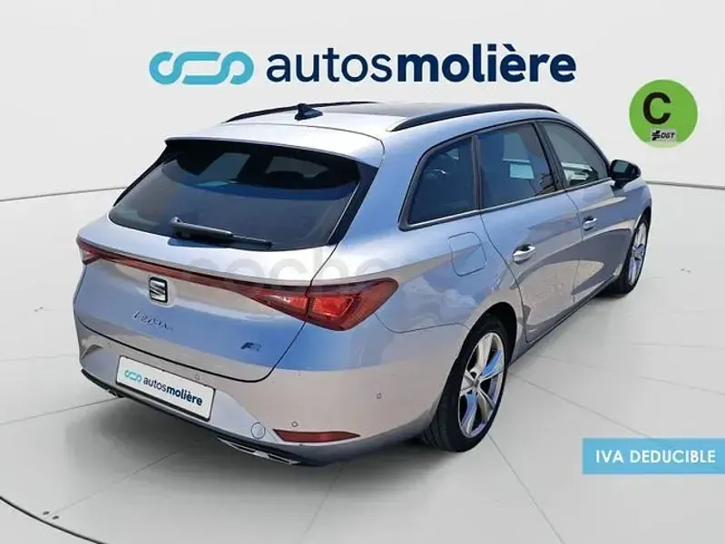 Usado Seat Leon FR 150 CV (110 kW) 2023 Gris / plata Familiar