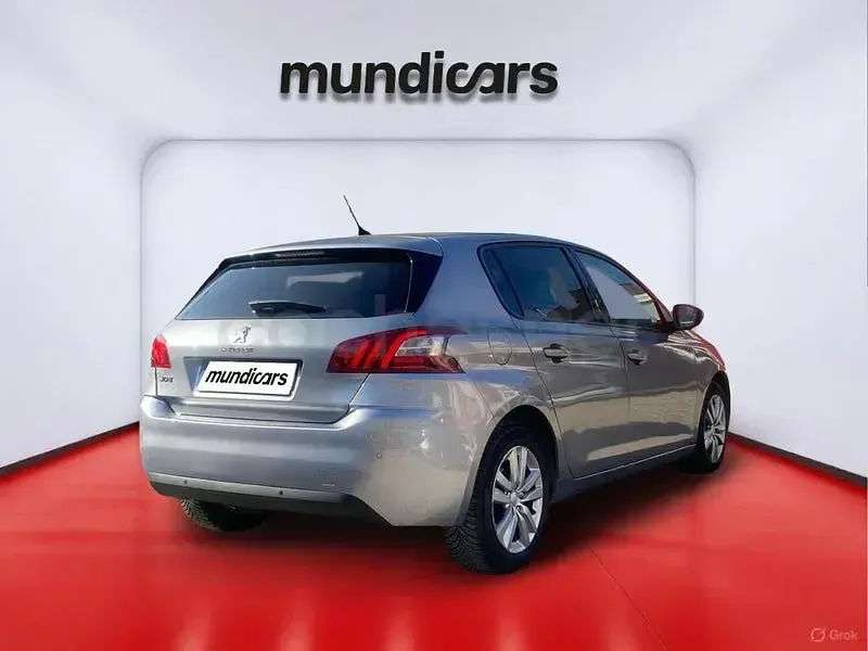 Begagnad Peugeot 308 Style 120 HK (88 kW) 2017 Grå Sedan