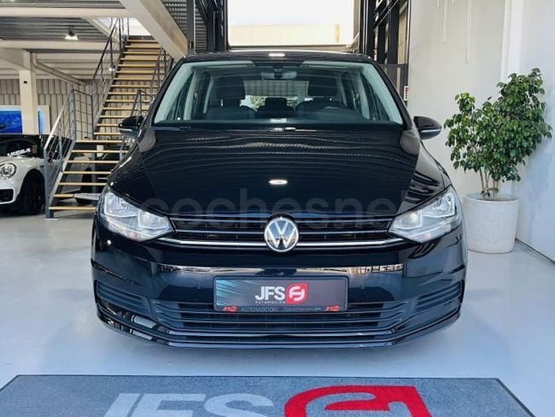 Usado VW Touran Business 115 CV (84 kW) 2020 Negro Monovolumen