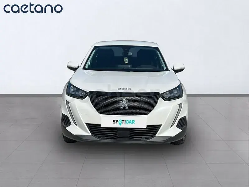 Usado Peugeot 2008 Active 110 CV (80 kW) 2021 Blanco SUV