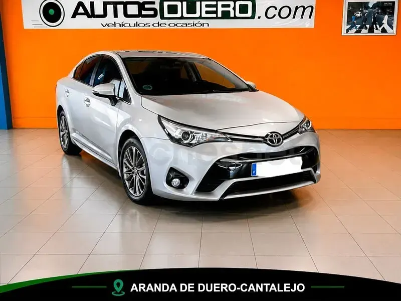 Usado Toyota Avensis Advance 143 CV (105 kW) 2017 Beige Berlina