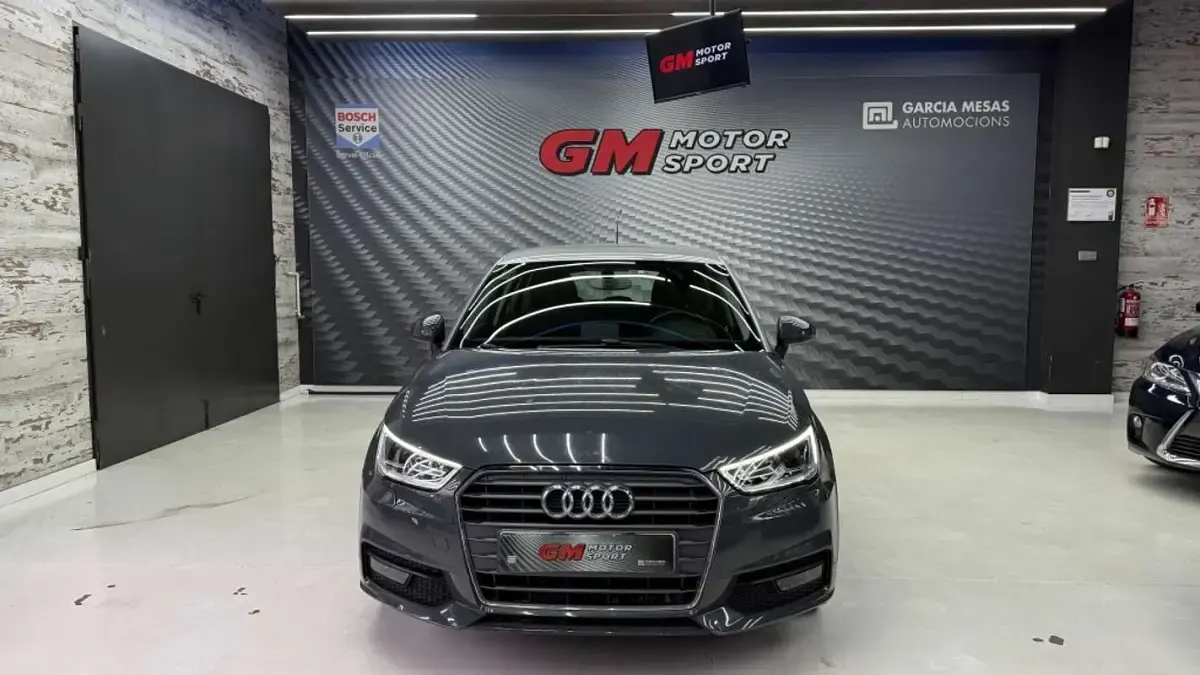 Usado Audi A1 Sportback Attraction 116 CV (85 kW) 2016 Gris Utilitario