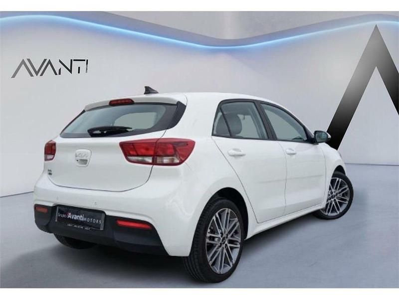Usado Kia Rio GT-Line 100 CV (73 kW) 2023 Blanco Berlina