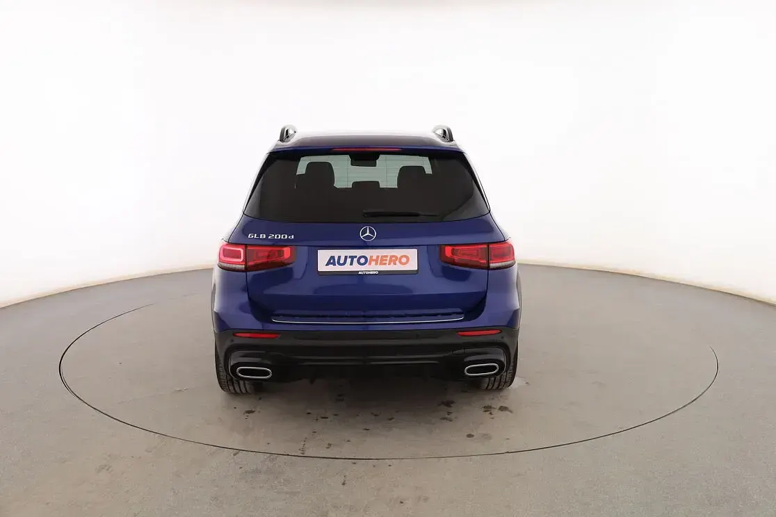 Usado Mercedes GLB200 AMG line 150 CV (110 kW) 2021 Azul SUV