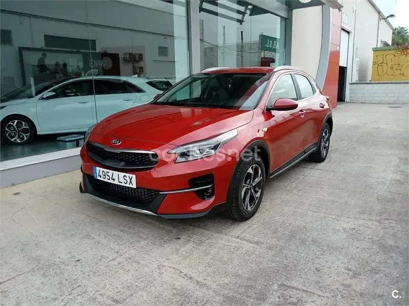 Usado Kia XCeed 115 CV (84 kW) 2021 Granate SUV
