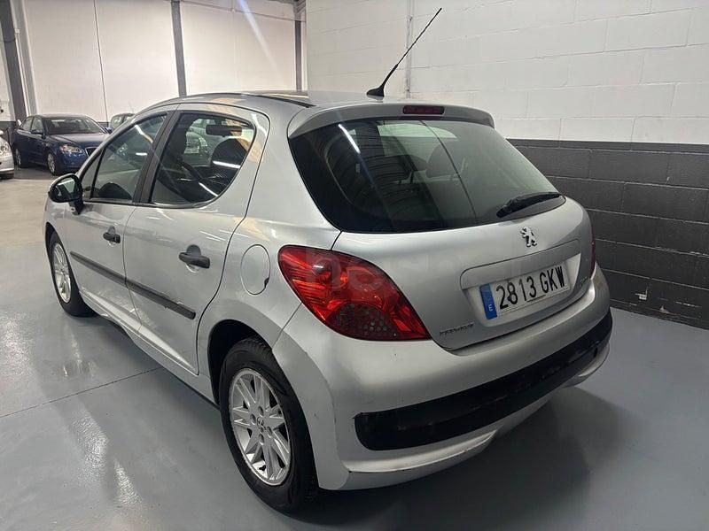 Usado Peugeot 207 90 CV (66 kW) 2009 Gris / plata Berlina