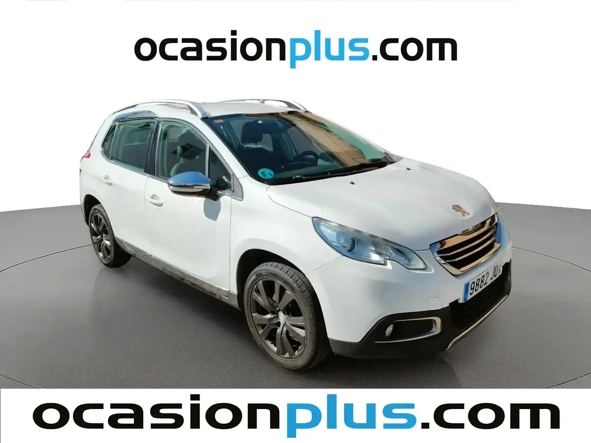 Usado Peugeot 2008 Allure 110 CV (80 kW) 2015 Blanco SUV