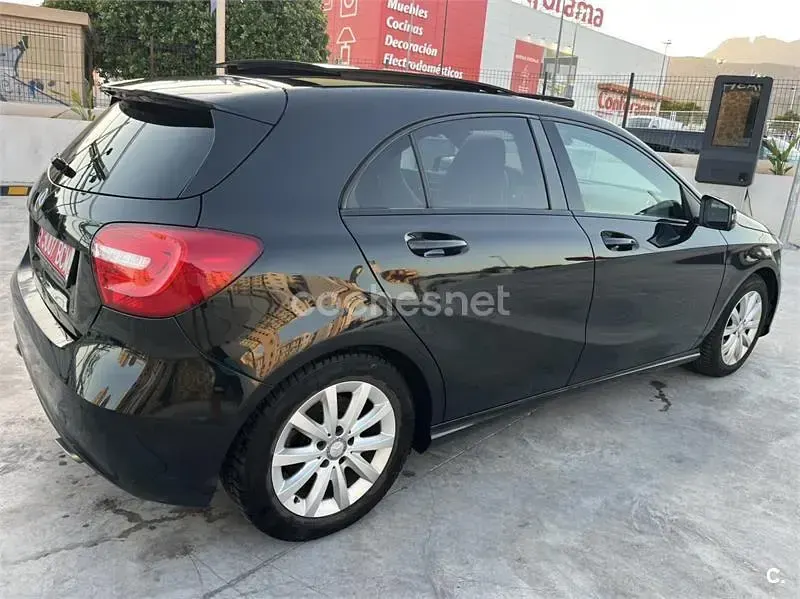 Usado Mercedes A220 AMG line 170 CV (125 kW) 2014 Negro Utilitario
