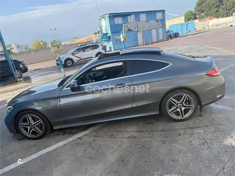 Usado Mercedes C220 194 CV (142 kW) 2019 Gris / plata Coupe