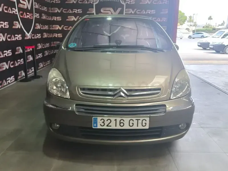 Usado Citroën Xsara Picasso 110 CV (80 kW) 2010 Marrón Monovolumen