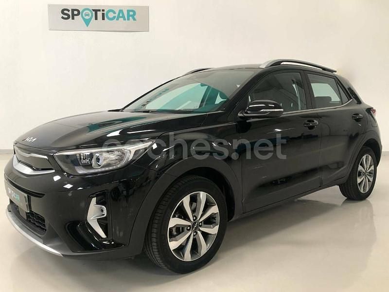 Negro Usado 2022 Kia Stonic SUV | 17.500 € (Precio justo) - Imagen 1/4