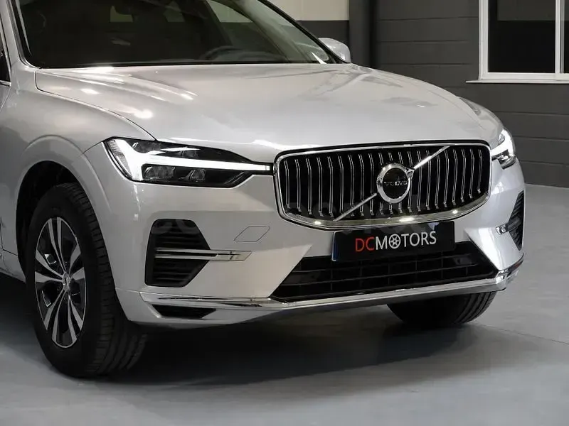 Usado Volvo XC60 Core 350 CV (257 kW) 2022 Beige SUV