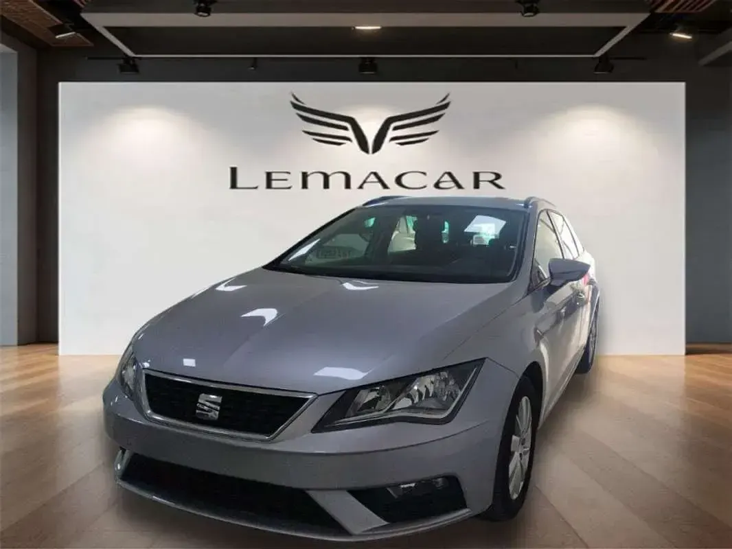 Usado Seat Leon ST Reference 116 CV (85 kW) 2020 Gris Familiar