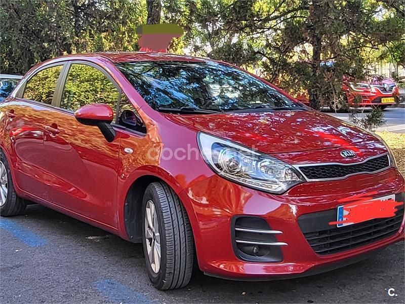 Rojo Usado 2016 Kia Rio Berlina | 6100 € (Precio justo) - Imagen 1/4